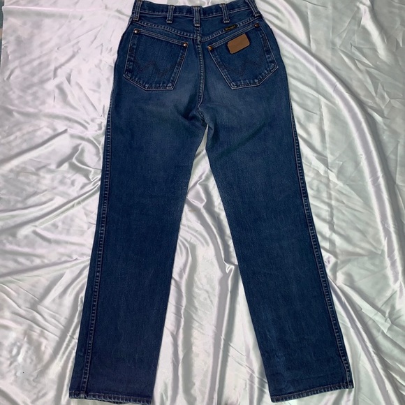 ๐ Vintage Distressed Wrangler Jeans ๐ - Picture 3 of 5